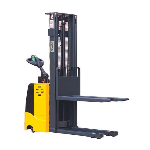 Empilhadeira Elétrica Tracionaria  1,5 Ton X 1,6 M Dematic