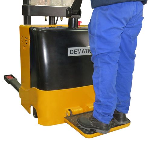 Empilhadeira Elétrica Tracionaria  1,5 Ton X 1,6 M Dematic