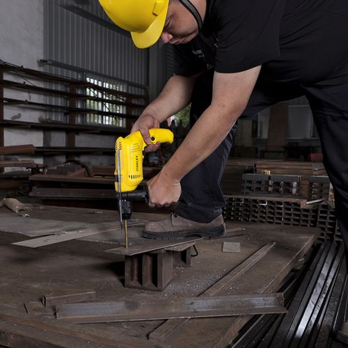 Furadeira de impacto 1/2'' 600w com velocidade variavel e reversivel SDH600-BR 110v Stanley