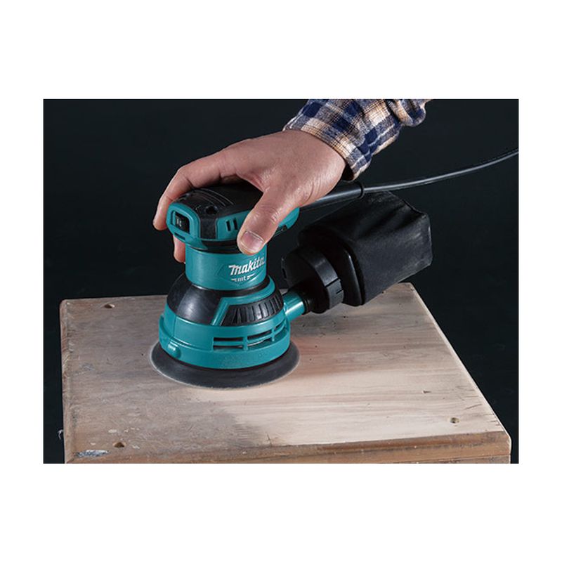 Lixadeira-Orbital-240W-com-Coletor-220v-M9204B-MAKITA