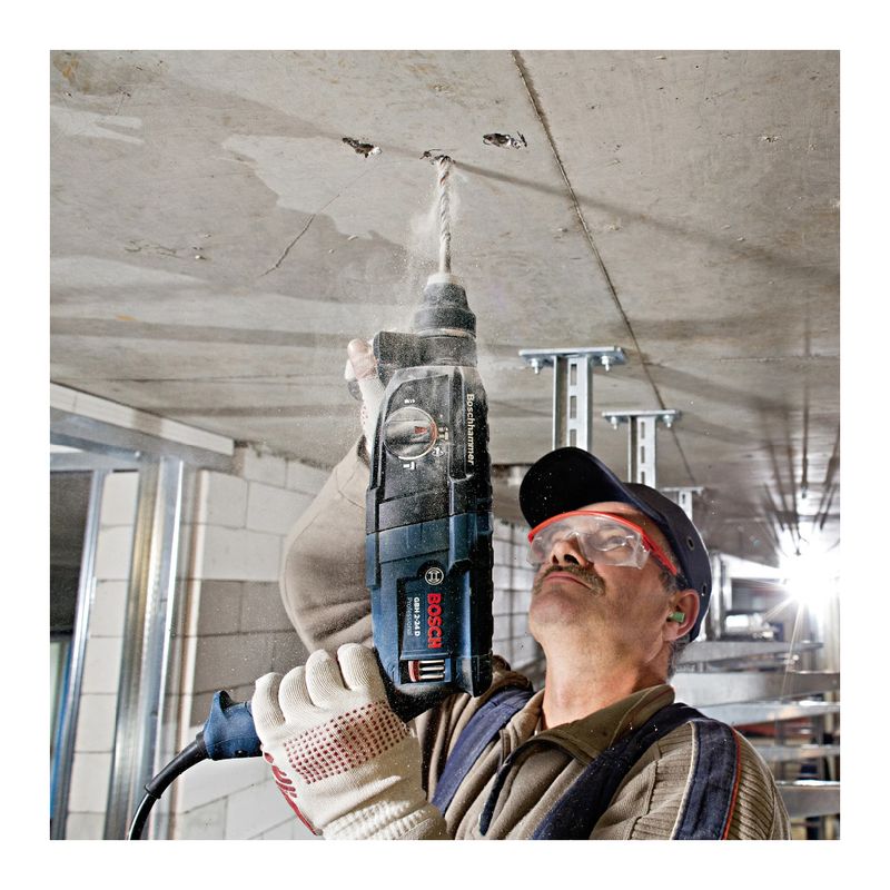 Martelete-perfurador-e-rompedor-820W-220V-GBH2-24D-BOSCH