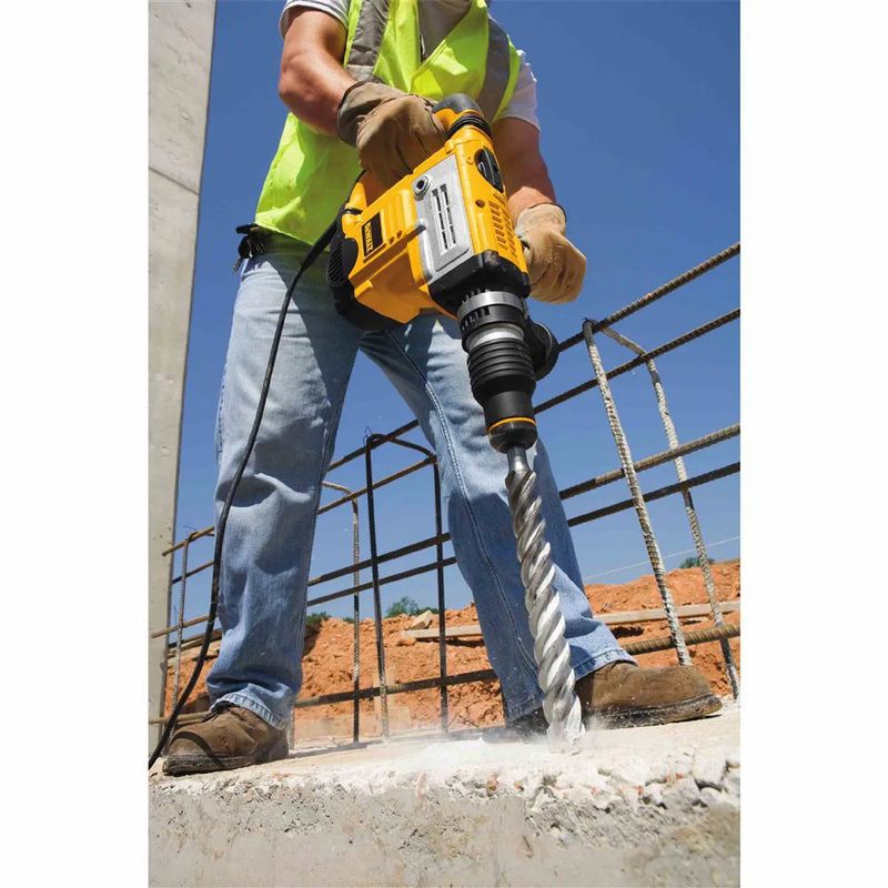 Martelo-Rompedor-e-Perfurador-Eletropneumatico-SDS-MAX-1.3-4-pol-220v-D25602-B2-DEWALT