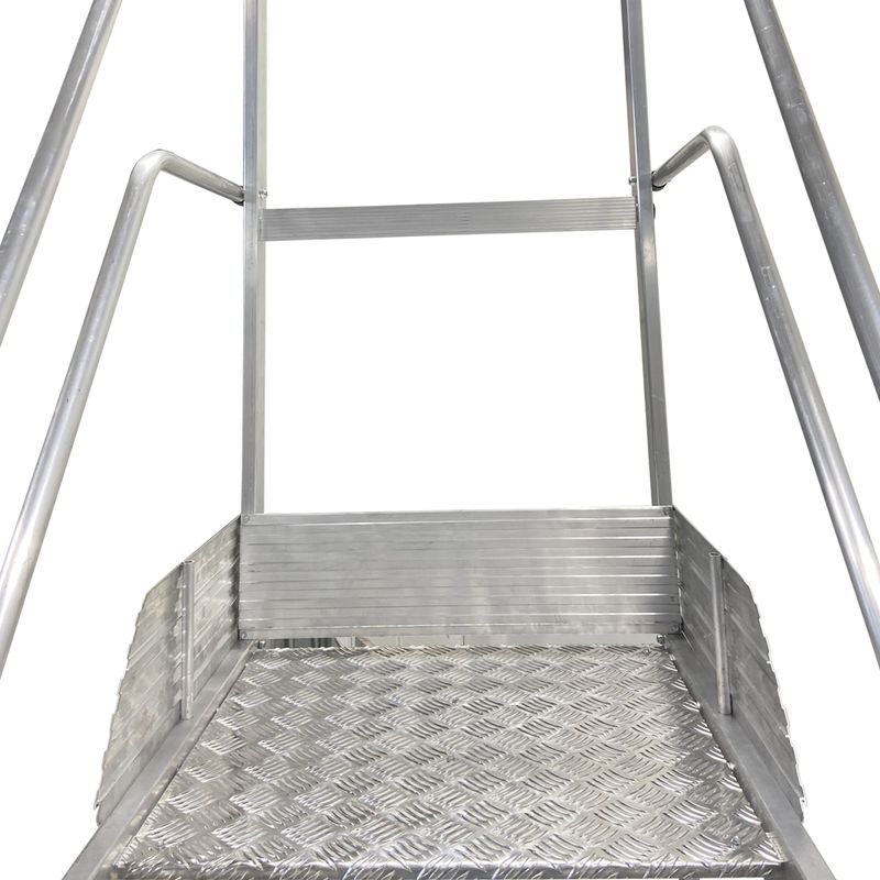 Escada-Plataforma-em-Aluminio-NR12-175M-6-Degraus-ESCALEVE