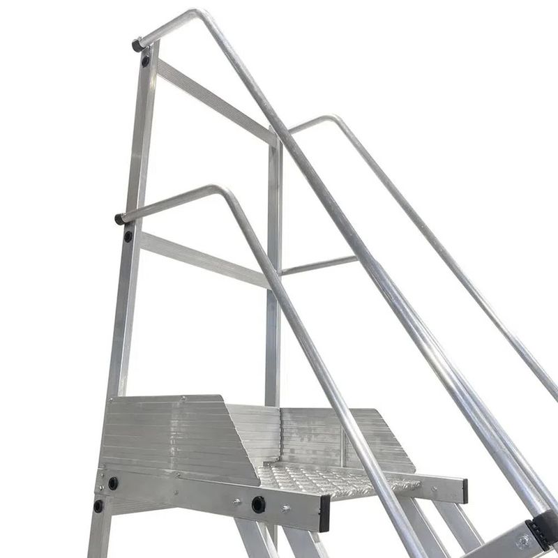 Escada-Plataforma-em-Aluminio-NR12-150M-05-degraus-ESCALEVE
